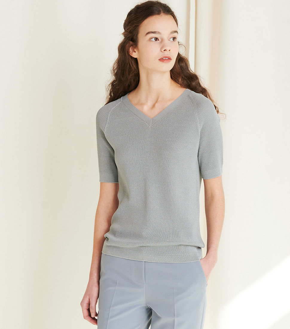 V-neck slim fit short sleeve knit DBWTOKR2153